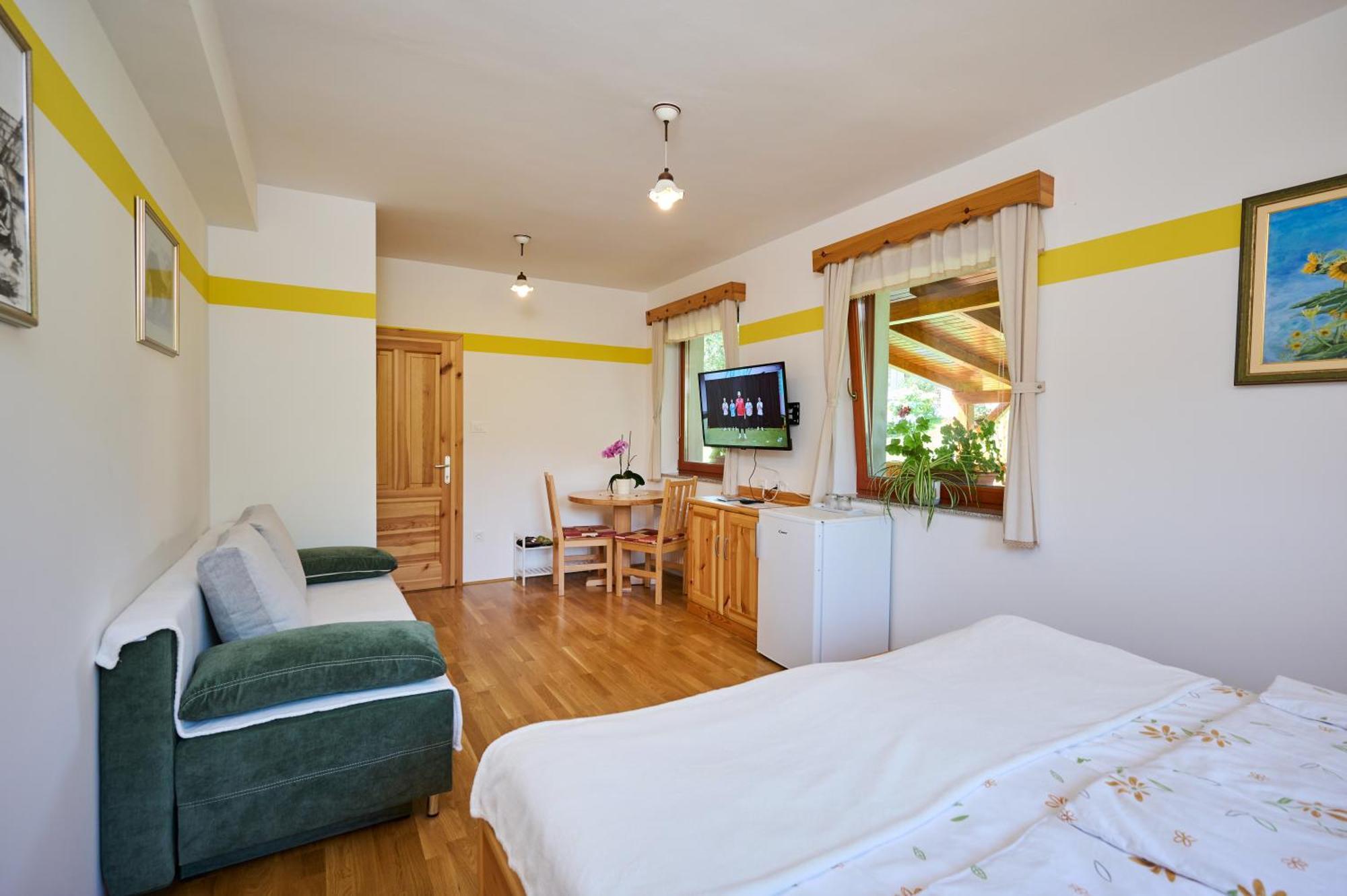 Apartments Organic Tourist Farm Gradisnik Prevalje المظهر الخارجي الصورة