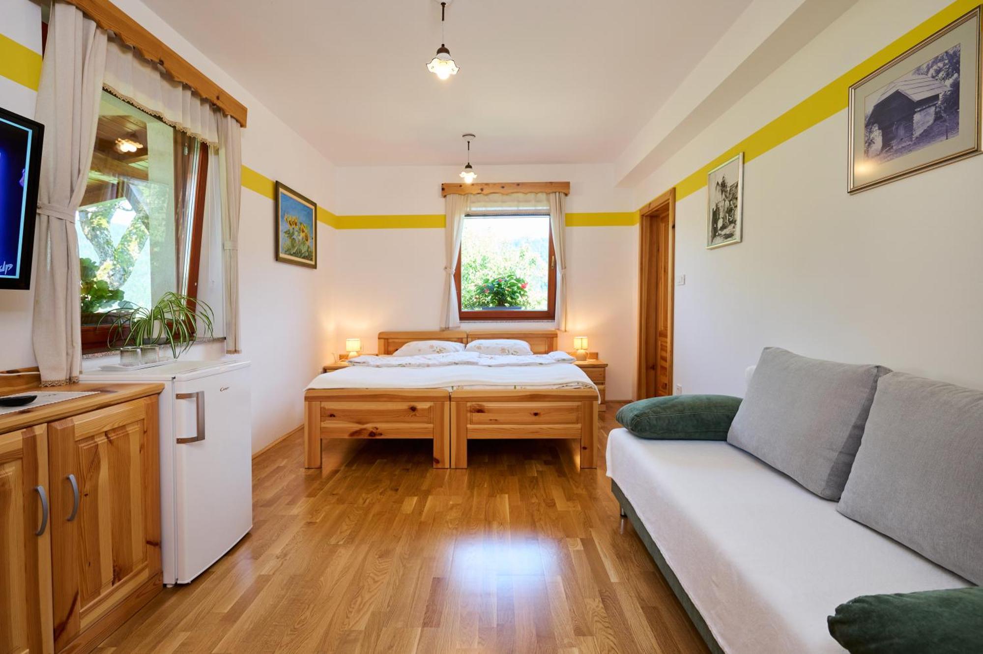 Apartments Organic Tourist Farm Gradisnik Prevalje المظهر الخارجي الصورة