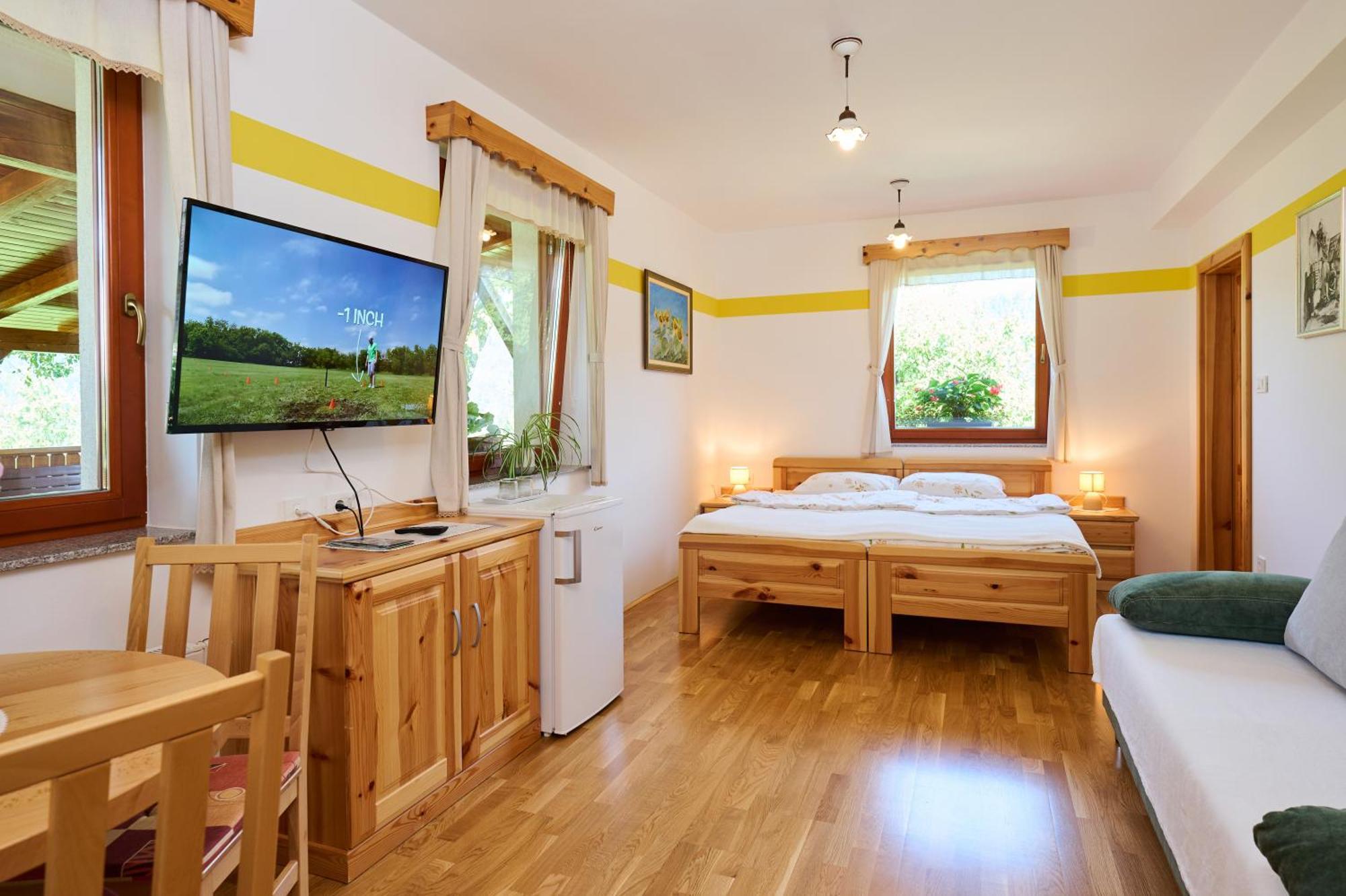 Apartments Organic Tourist Farm Gradisnik Prevalje المظهر الخارجي الصورة