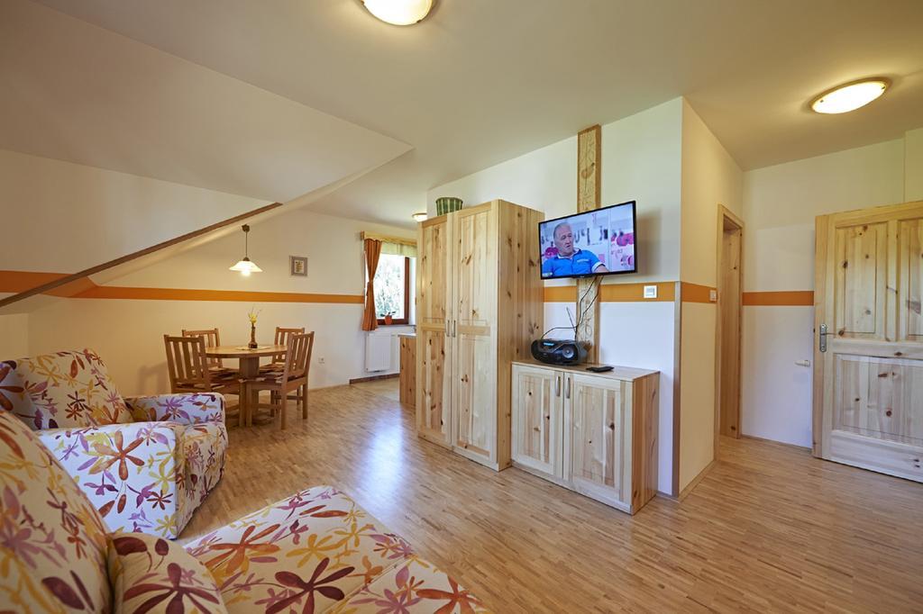 Apartments Organic Tourist Farm Gradisnik Prevalje المظهر الخارجي الصورة