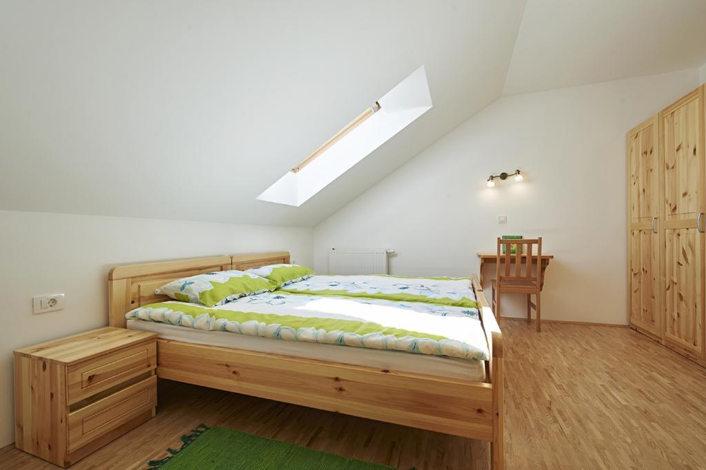 Apartments Organic Tourist Farm Gradisnik Prevalje المظهر الخارجي الصورة